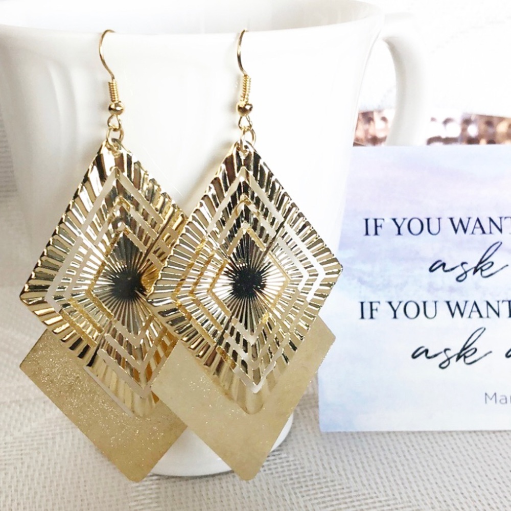 Dangle earrings